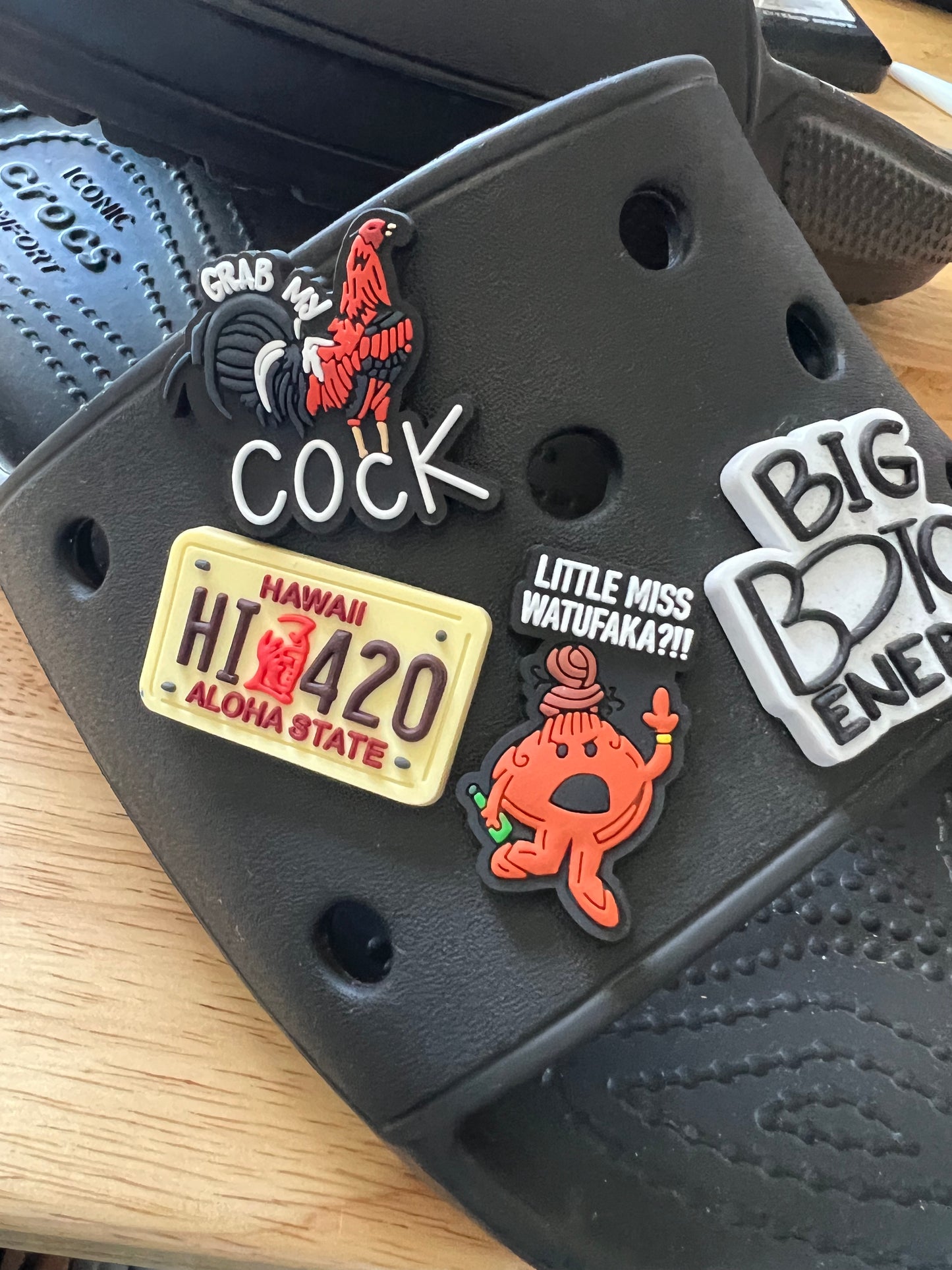 Vintage lic. Plate jibbitz